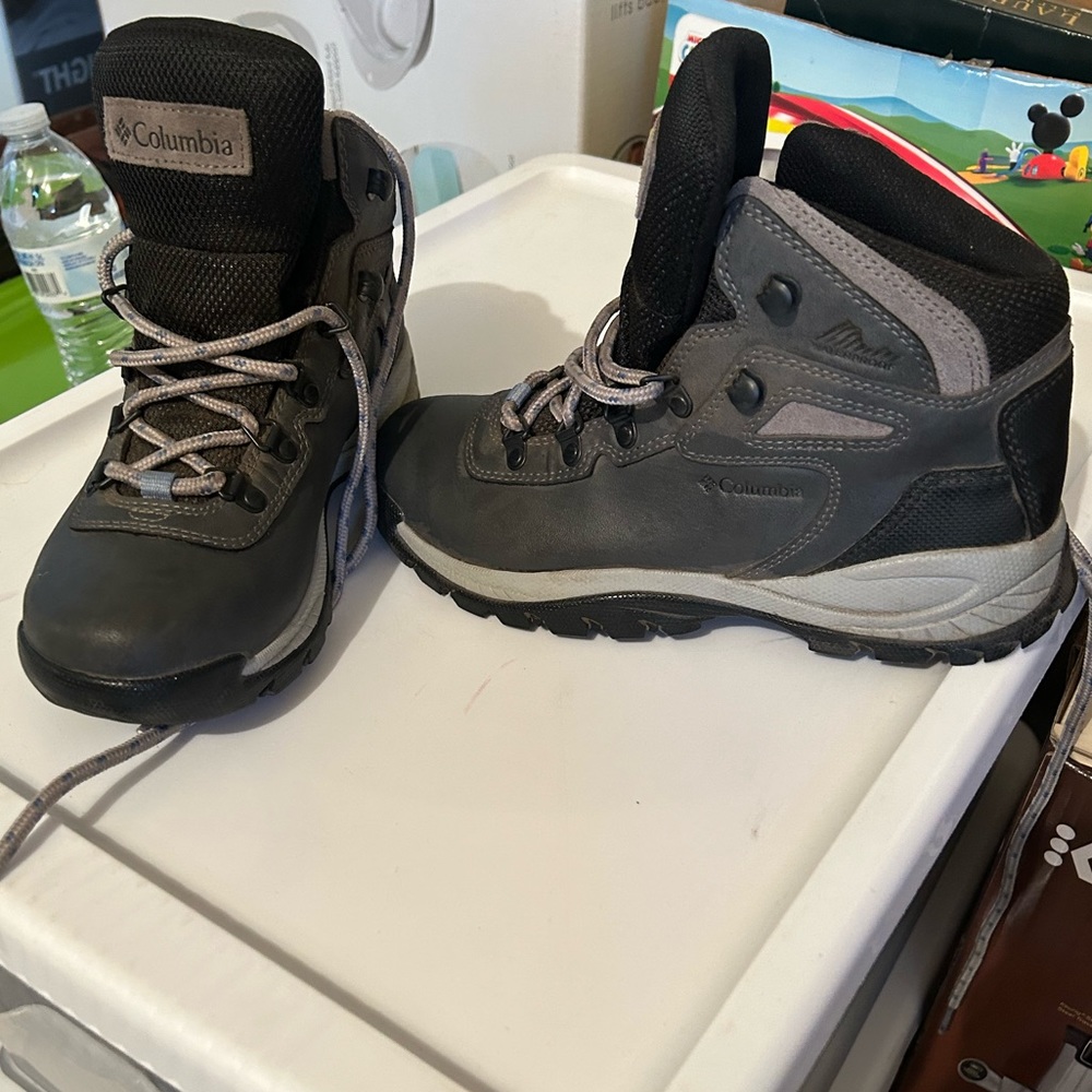 Women hiking boots